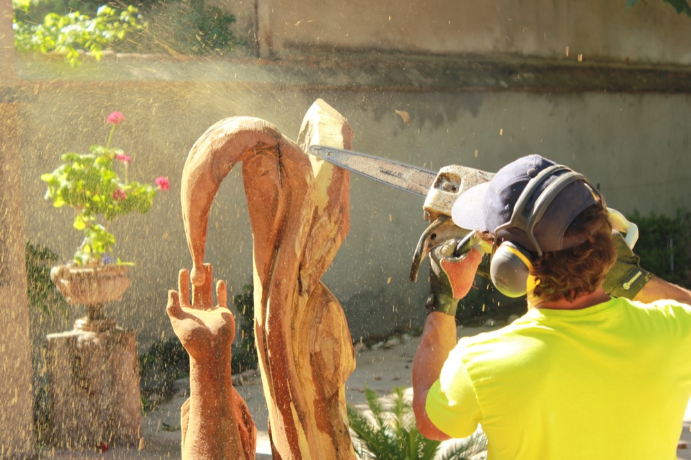 Escultura en tronco «Fuente de vida»